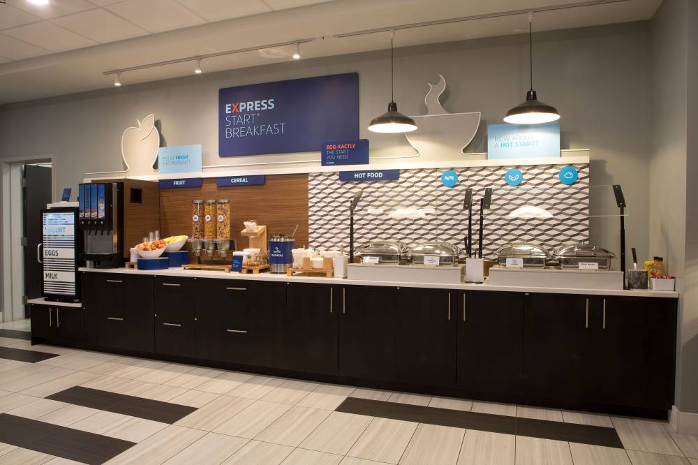 Holiday Inn Exp Sw Windermere 10
