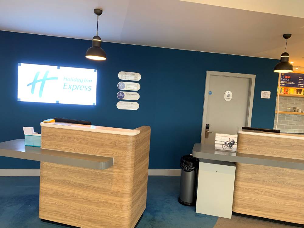 Holiday Inn Exp Traffordcity 11