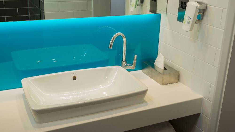 Holiday Inn Exp Traffordcity 4