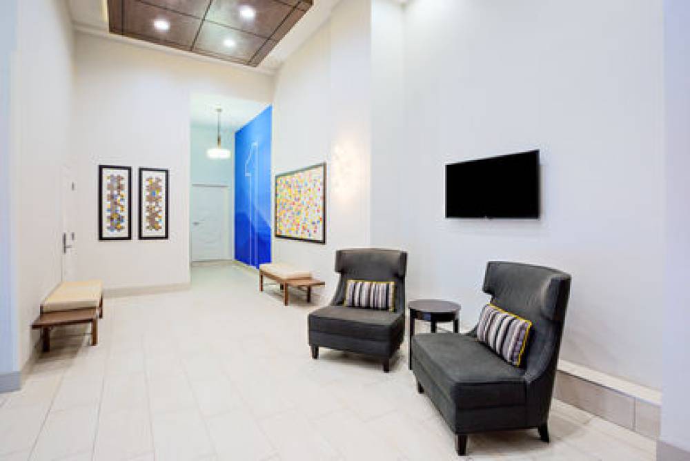 Holiday Inn Exp Union Square 3