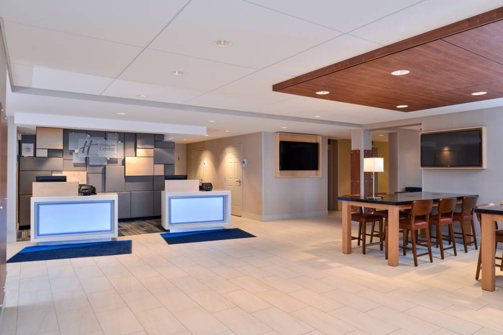 Holiday Inn Exp University Area 7