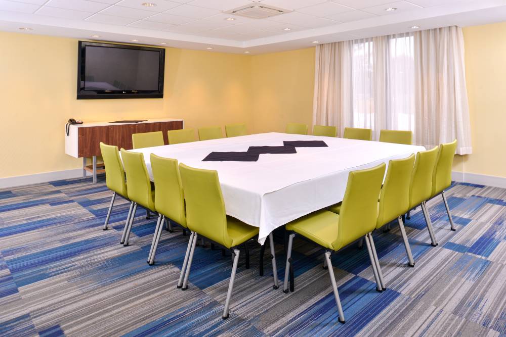 Holiday Inn Exp University Area 10