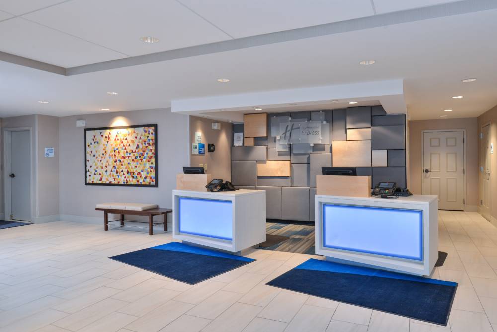 Holiday Inn Exp University Area 5
