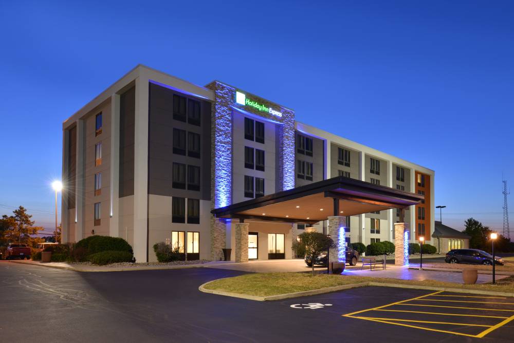 Holiday Inn Exp University Area 4