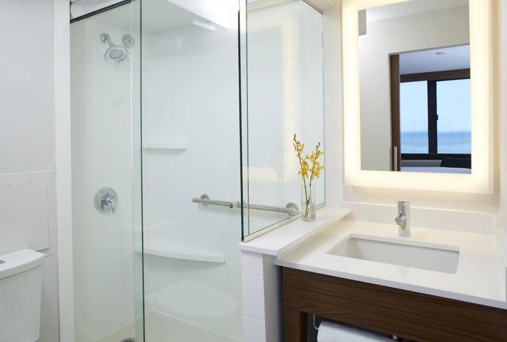 Holiday Inn Exp Waikiki 7