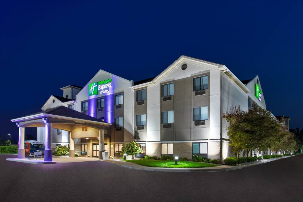 Welcome to the Holiday Inn Express & Suites Bellev