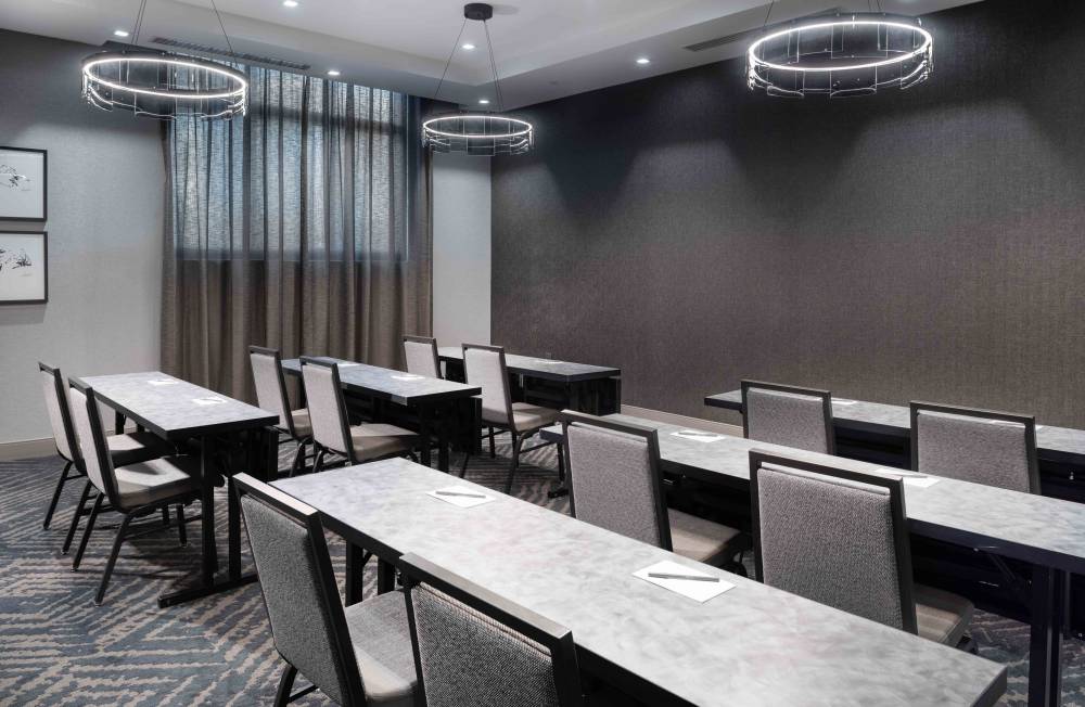 Holiday Inn Express Boston Quincy 8