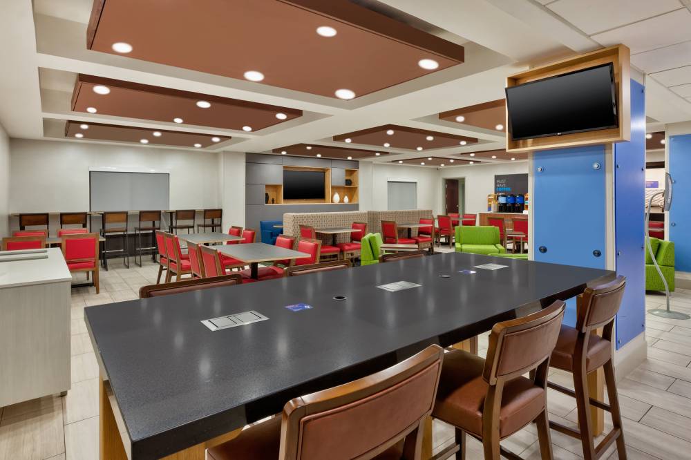 Holiday Inn Express Chesapeake 8