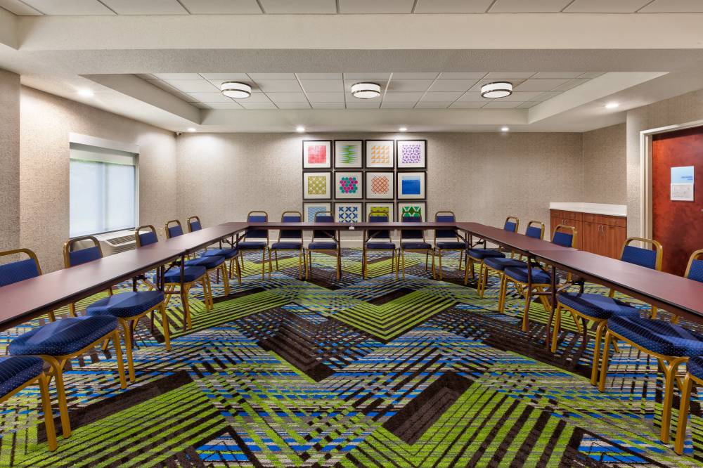 Holiday Inn Express Chesapeake 6