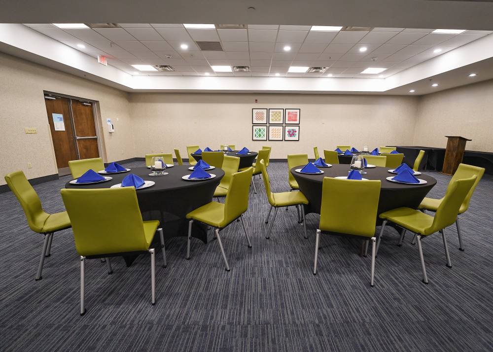 Holiday Inn Express Civic Ctr By Ihg 13