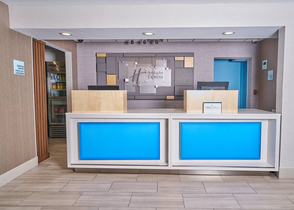Holiday Inn Express Civic Ctr By Ihg 3