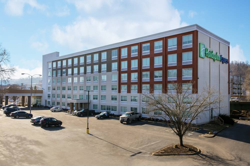 Holiday Inn Express Civic Ctr By Ihg 2