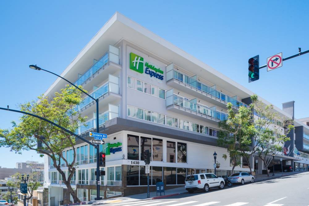 Holiday Inn Express Downtown 4