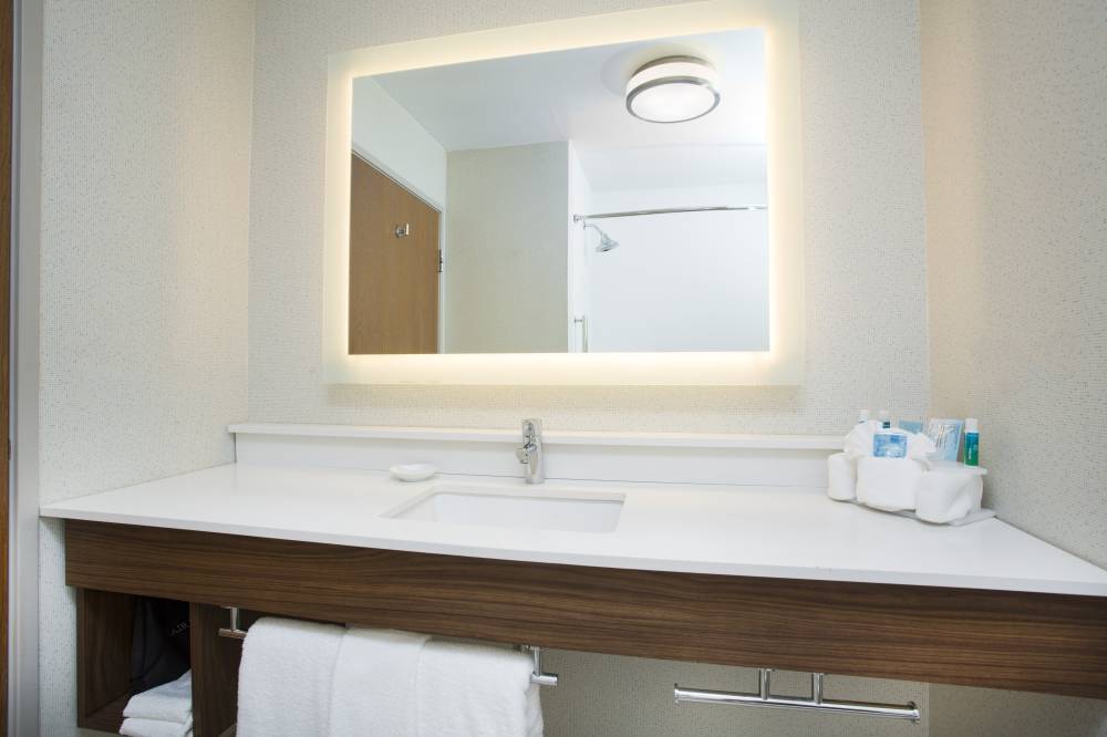 Holiday Inn Express 5