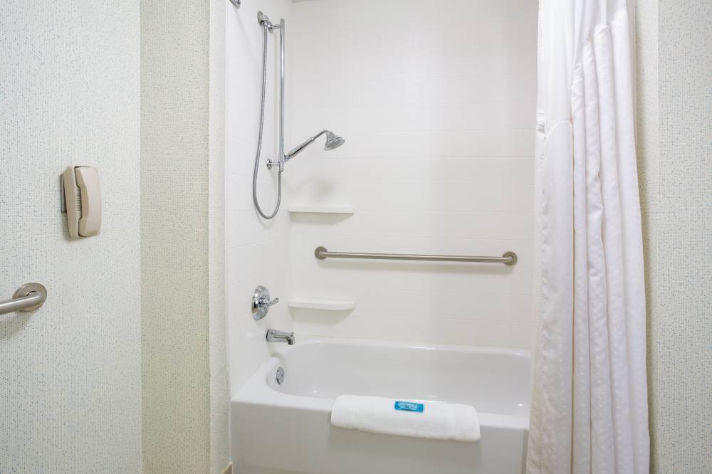Holiday Inn Express 4