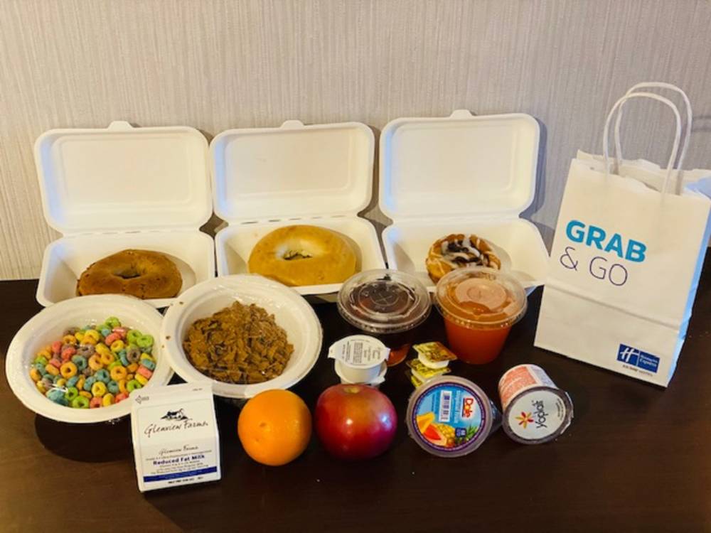 Holiday Inn Express Maspeth 9