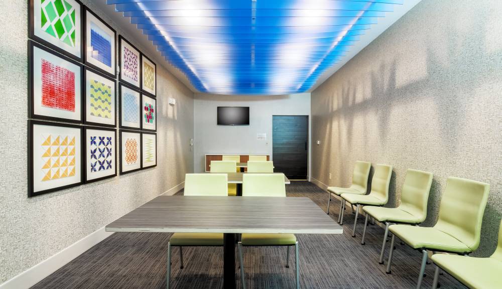 Holiday Inn Express South 9