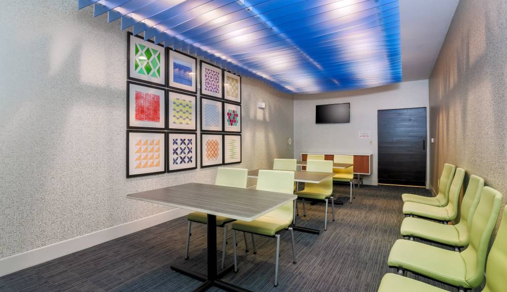 Holiday Inn Express South 6