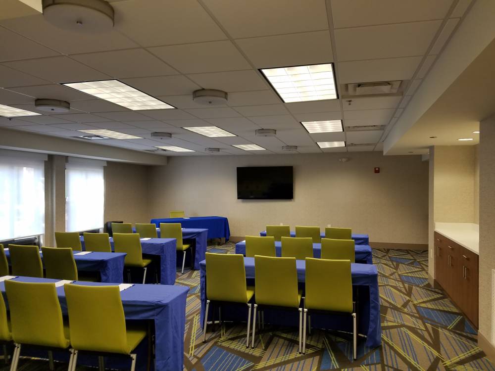 Holiday Inn Express Stes South 9