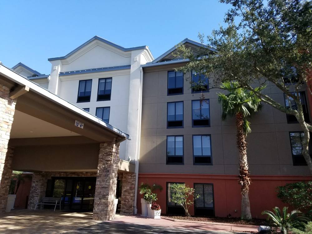 Holiday Inn Express Stes South 6