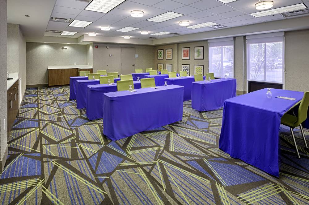 Holiday Inn Express Stes South 7