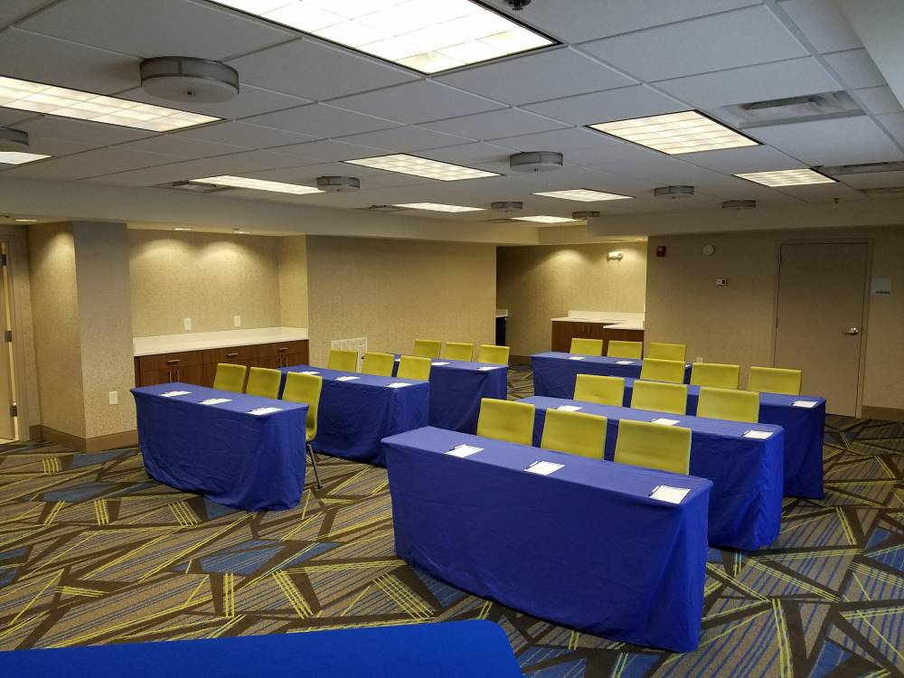 Holiday Inn Express Stes South 8