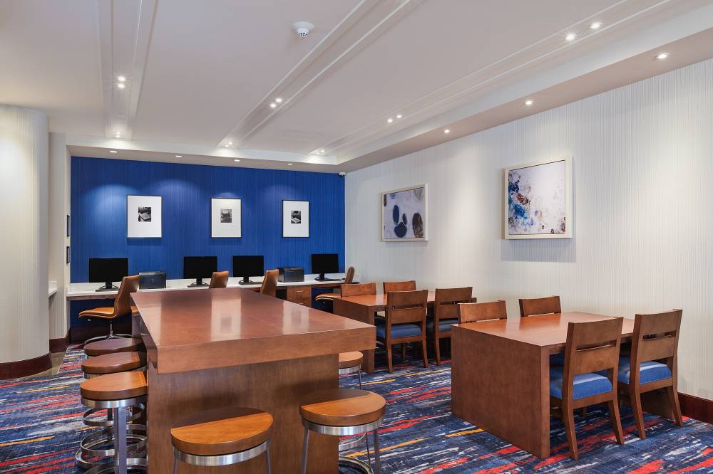 Holiday Inn Express & Suites San Francisco Fisherm 2
