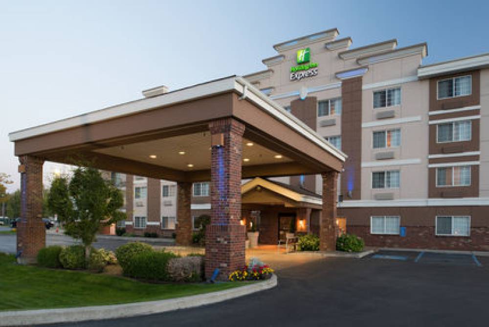 Holiday Inn Express Valley 3
