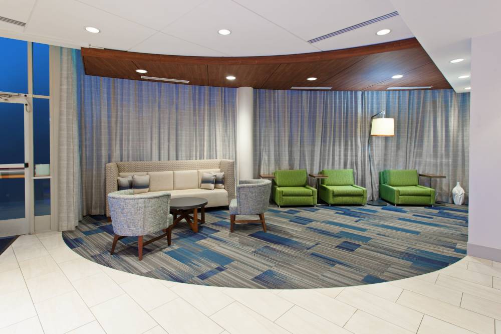 Holiday Inn Express West La 4