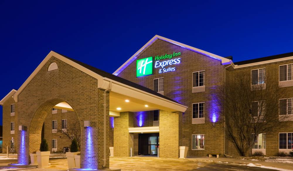 Holiday Inn Expste Empire Mall 10
