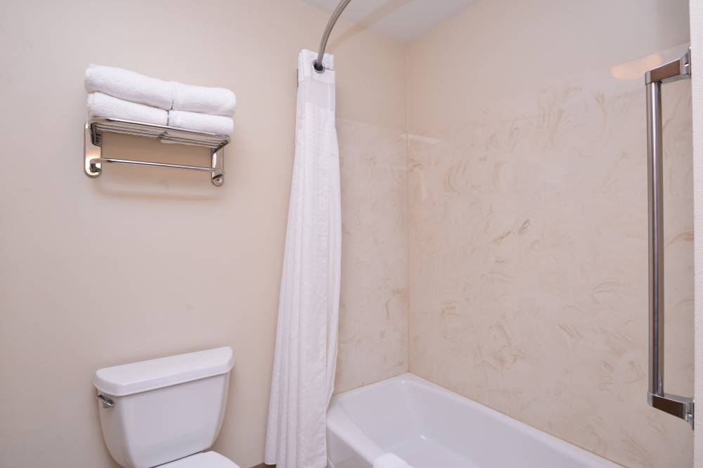 Holiday Inn Expste Empire Mall 6