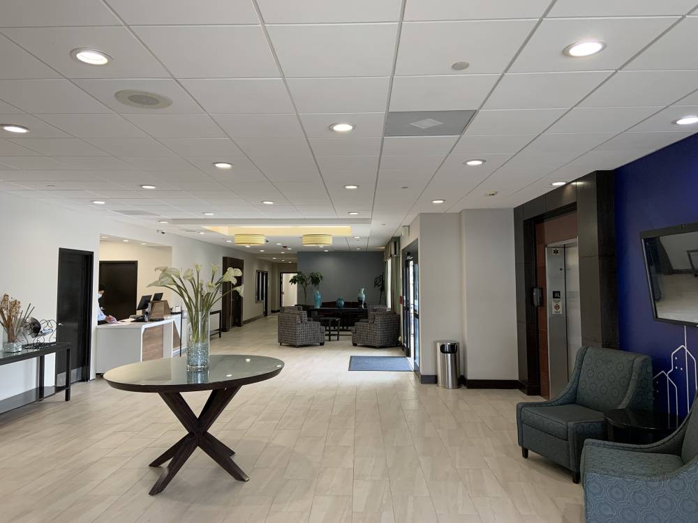 Holiday Inn Exste Hermosa Beac 5