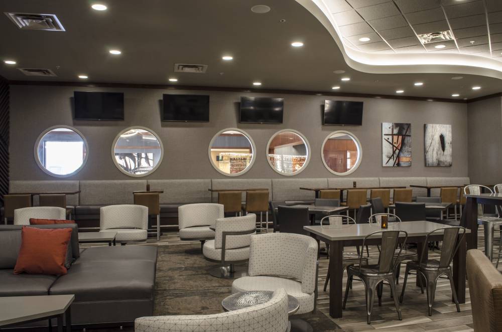 Holiday Inn Fargo 9