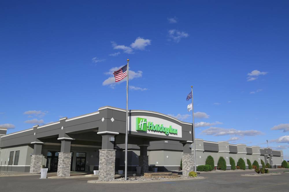 Holiday Inn Fargo 5