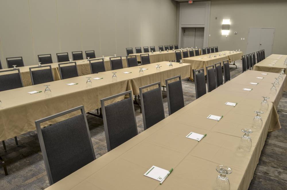 Holiday Inn Fargo 7
