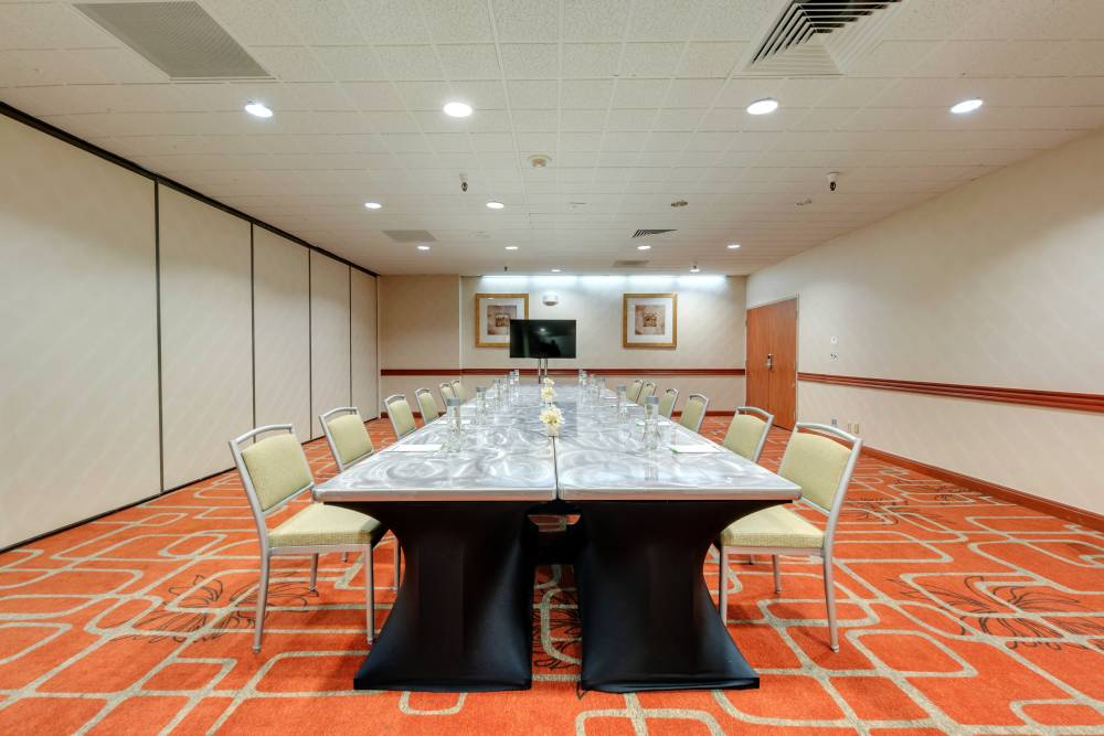 Holiday Inn Golden Gateway 13