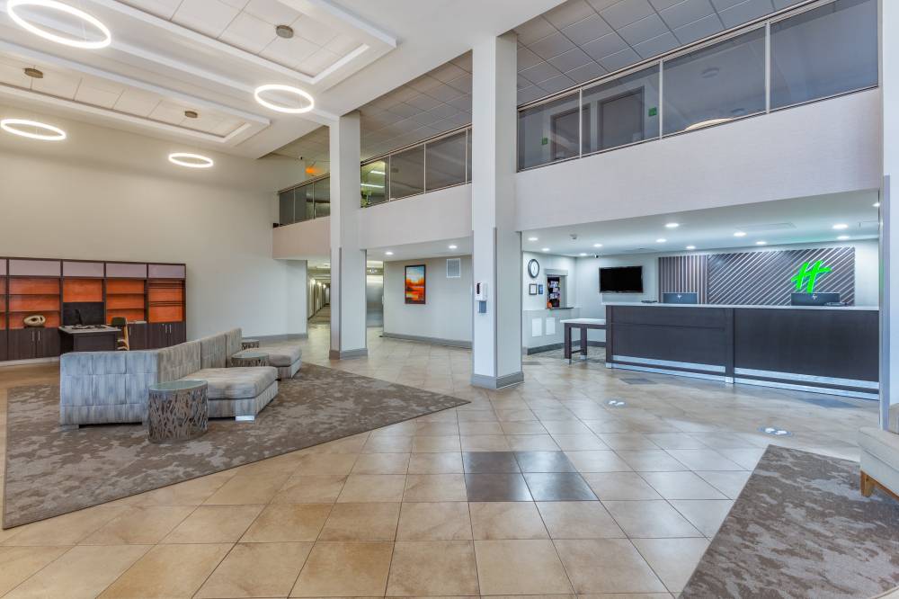 Holiday Inn 8