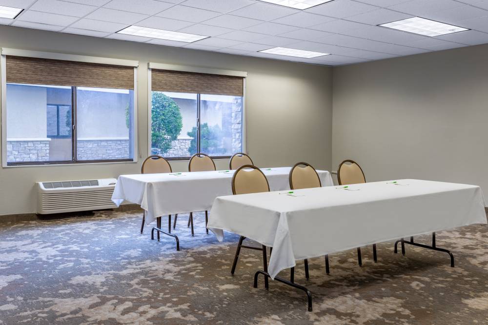 Holiday Inn 6
