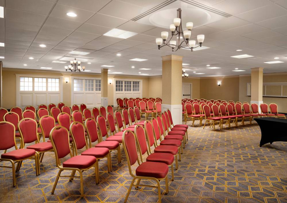 Holiday Inn Hotel Stes Peabody 9