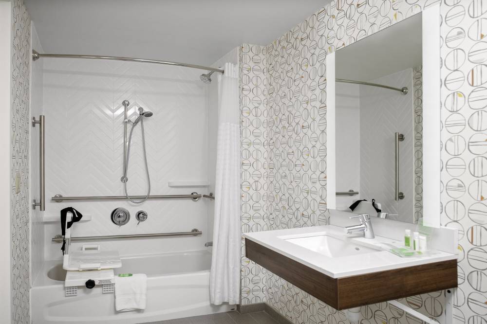 Holiday Inn Hotel Stes Peabody 3