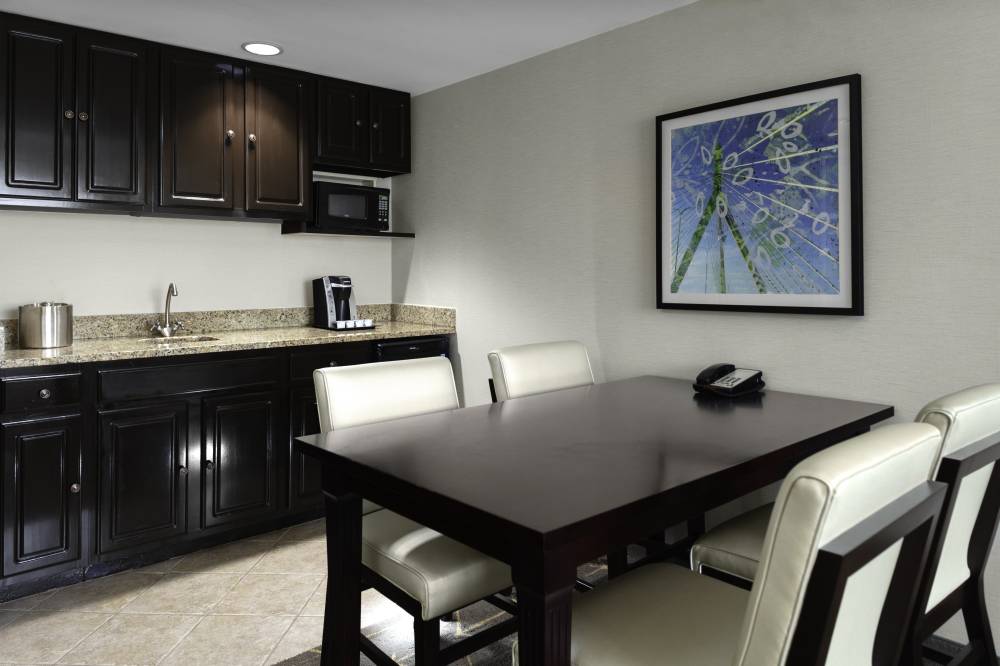 Holiday Inn Hotel Stes Peabody 2