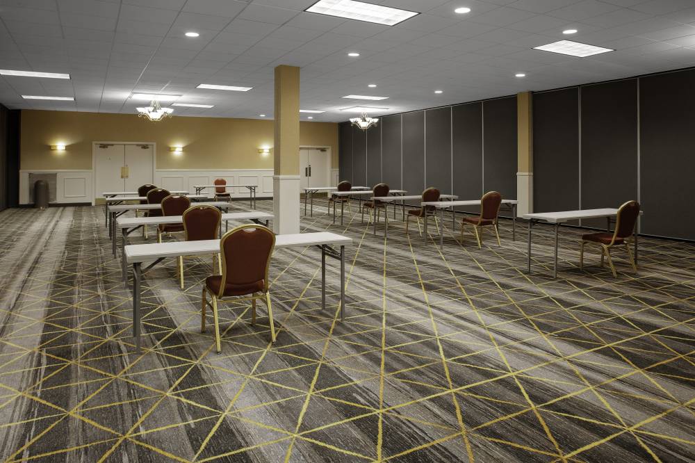 Holiday Inn Hotel Stes Peabody 7