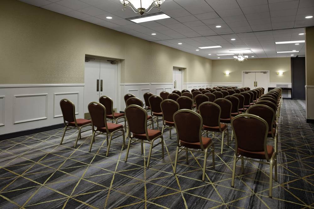 Holiday Inn Hotel Stes Peabody 6