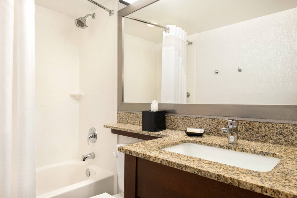 Holiday Inn Htl Stes Northwest 3