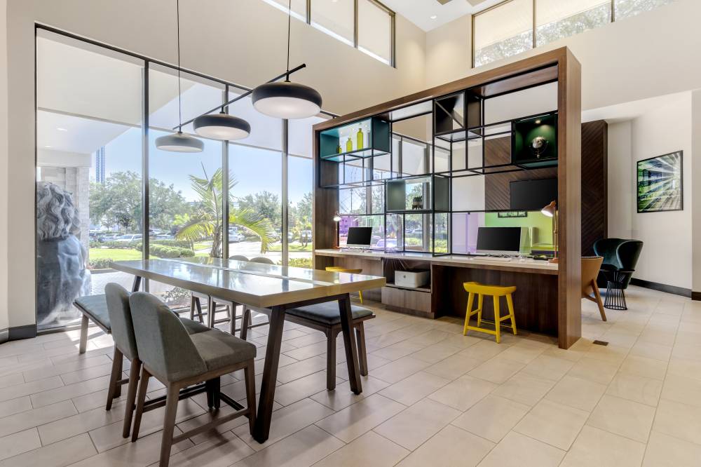 Holiday Inn Intl Dr Conv Ctr By Ihg 7