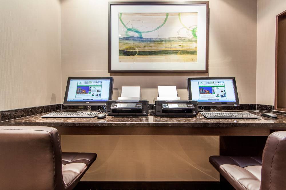 Holiday Inn Laval Montreal 2