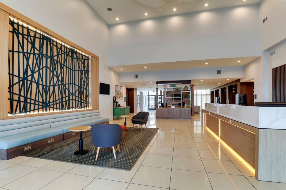 Holiday Inn Mobile Airport S 7