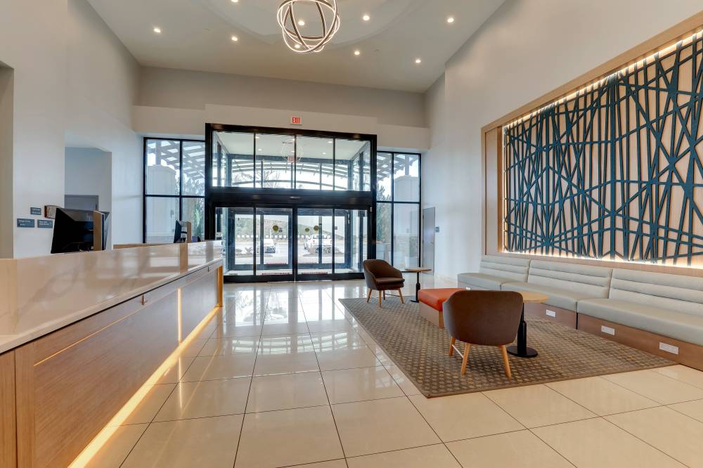Holiday Inn Mobile Airport S 5