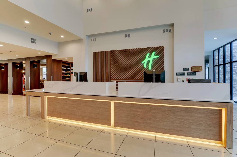 Holiday Inn Mobile Airport S 6