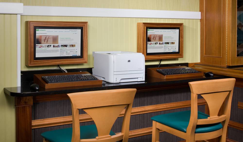 All the perks of your office, but with an oceanfro